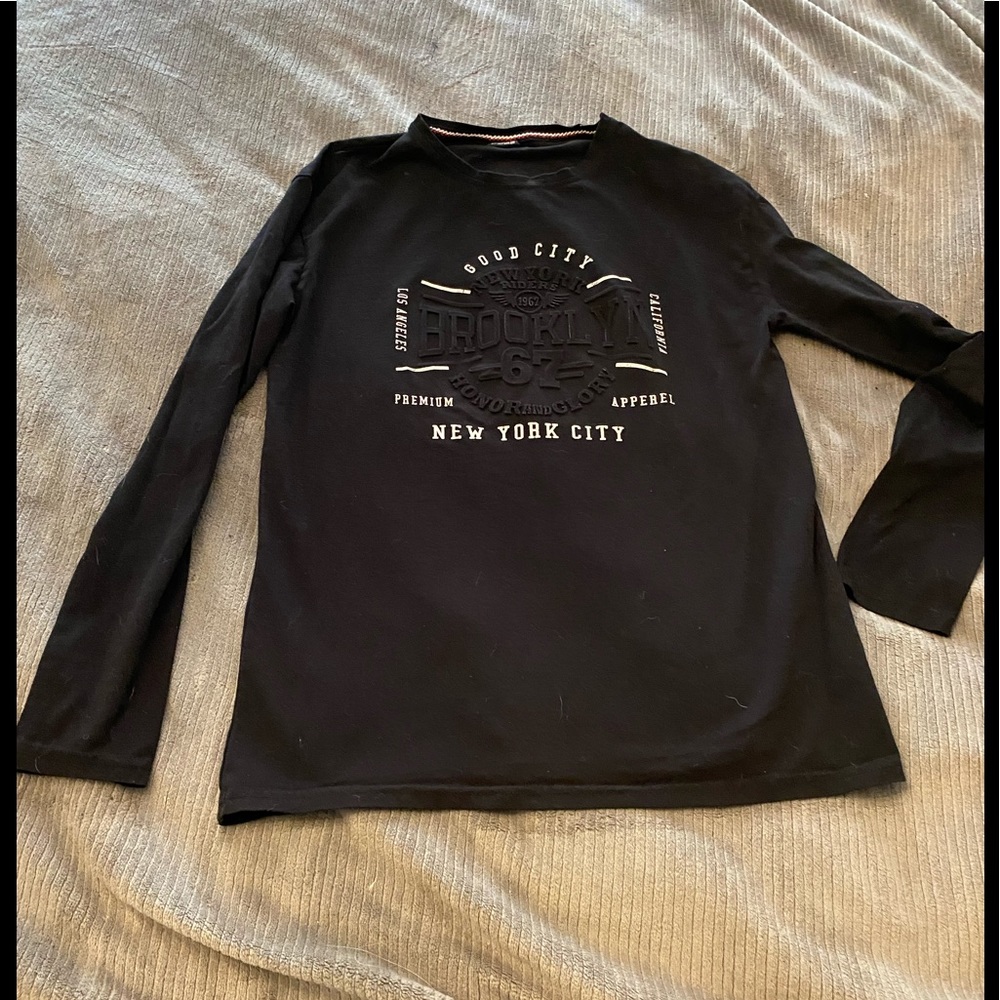 Men‎ tee